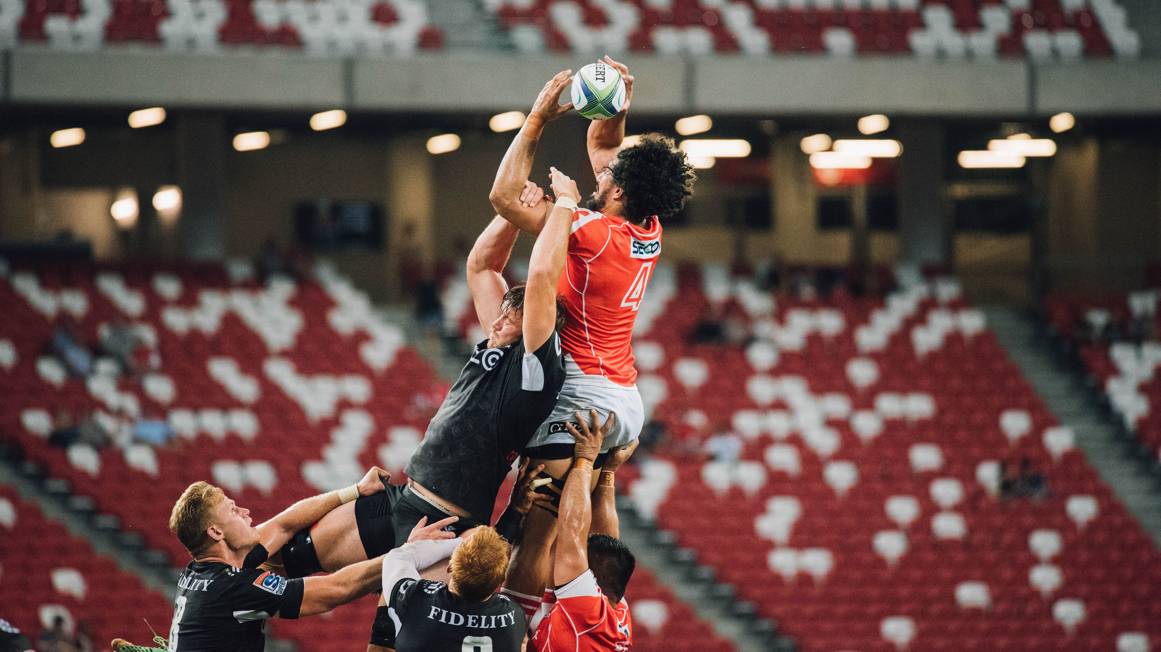 “青少年基层足球赛事遍布全国，普及程度不断提高”，青少年足球联赛地点